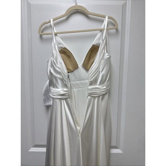 Mac Duggal Size 2 White 12448 Satin V-neck Sleeveless Formal Dress Prom Wedding - Picture 9 of 11